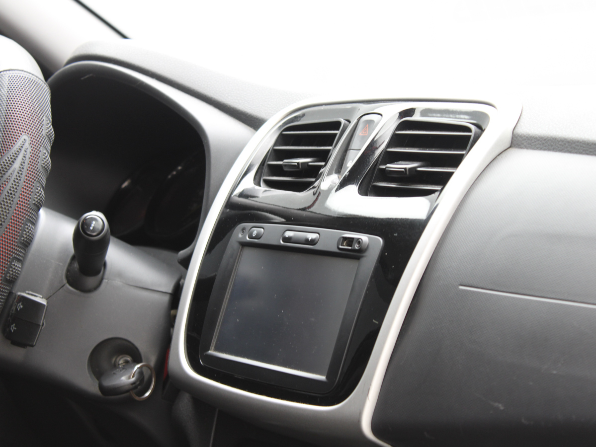 RENAULT SANDERO 2016