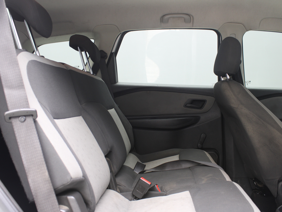 CHEVROLET SPIN LT 2016