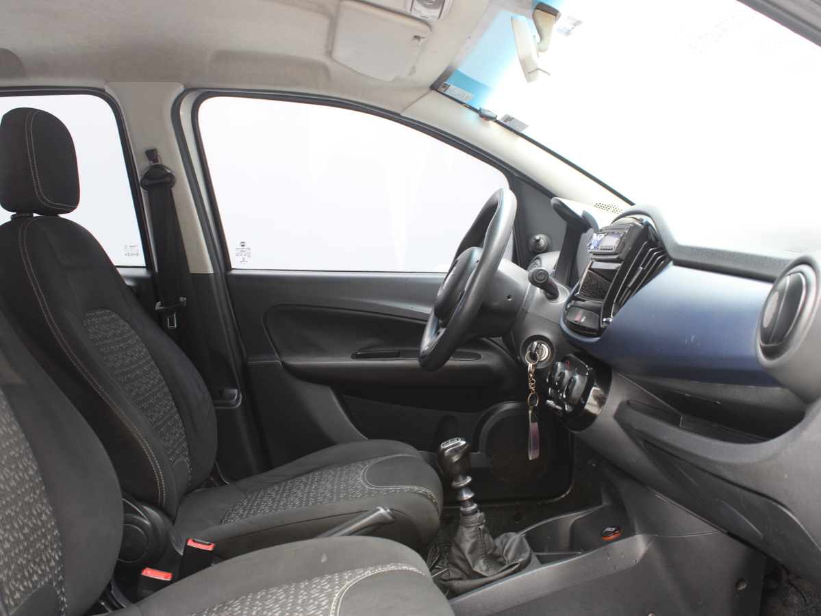FIAT UNO ATTRACTIVE 2016