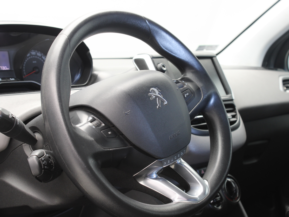 PEUGEOT 208 ALLURE 2017