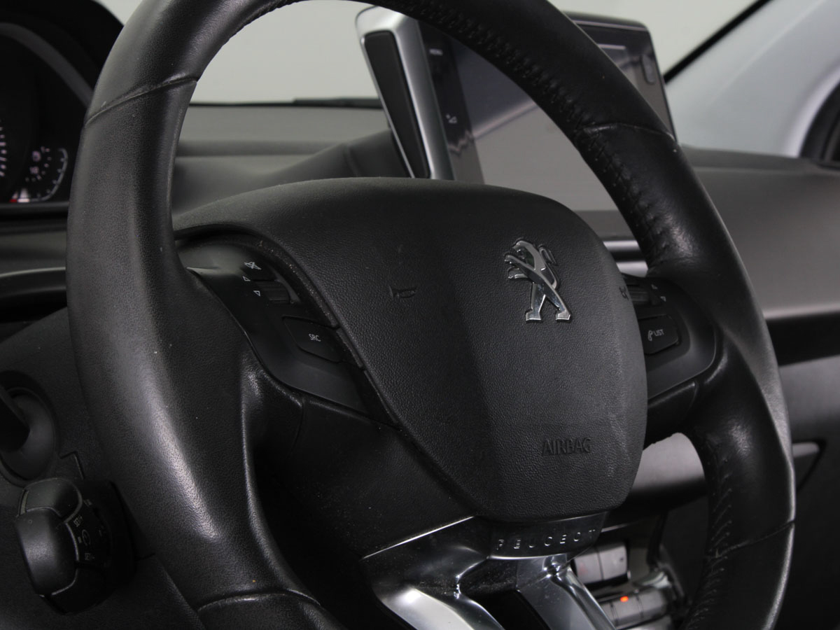 PEUGEOT 2008 FELINE AT 2019