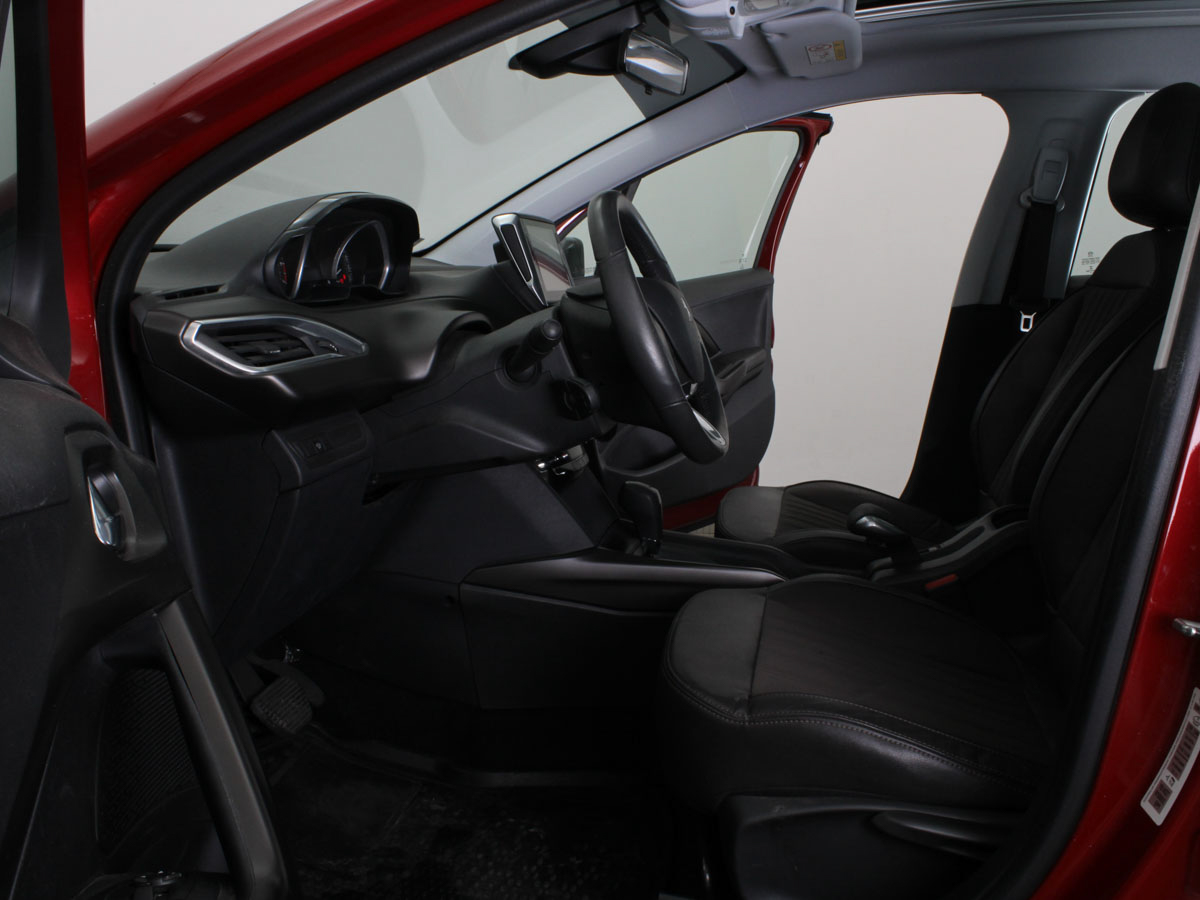 PEUGEOT 2008 FELINE AT 2019