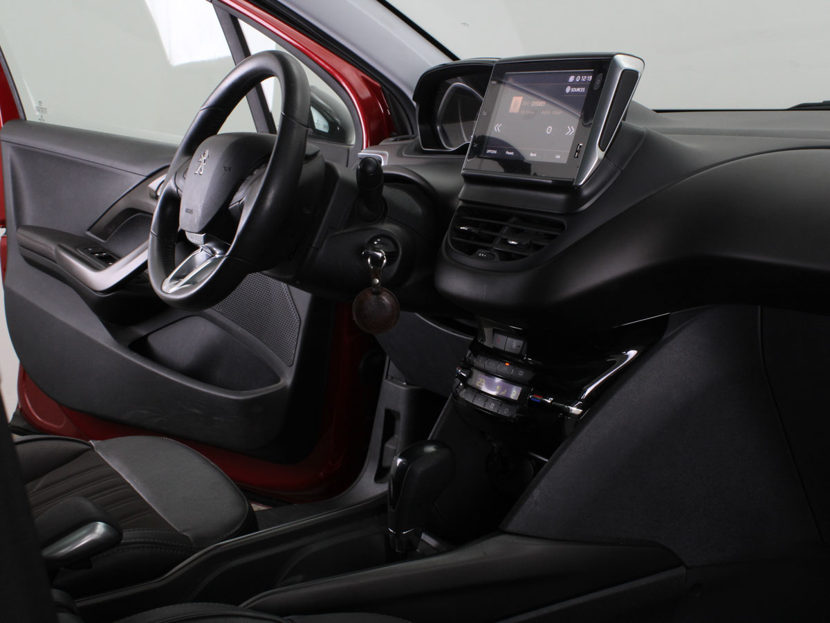 PEUGEOT 2008 FELINE AT 2019