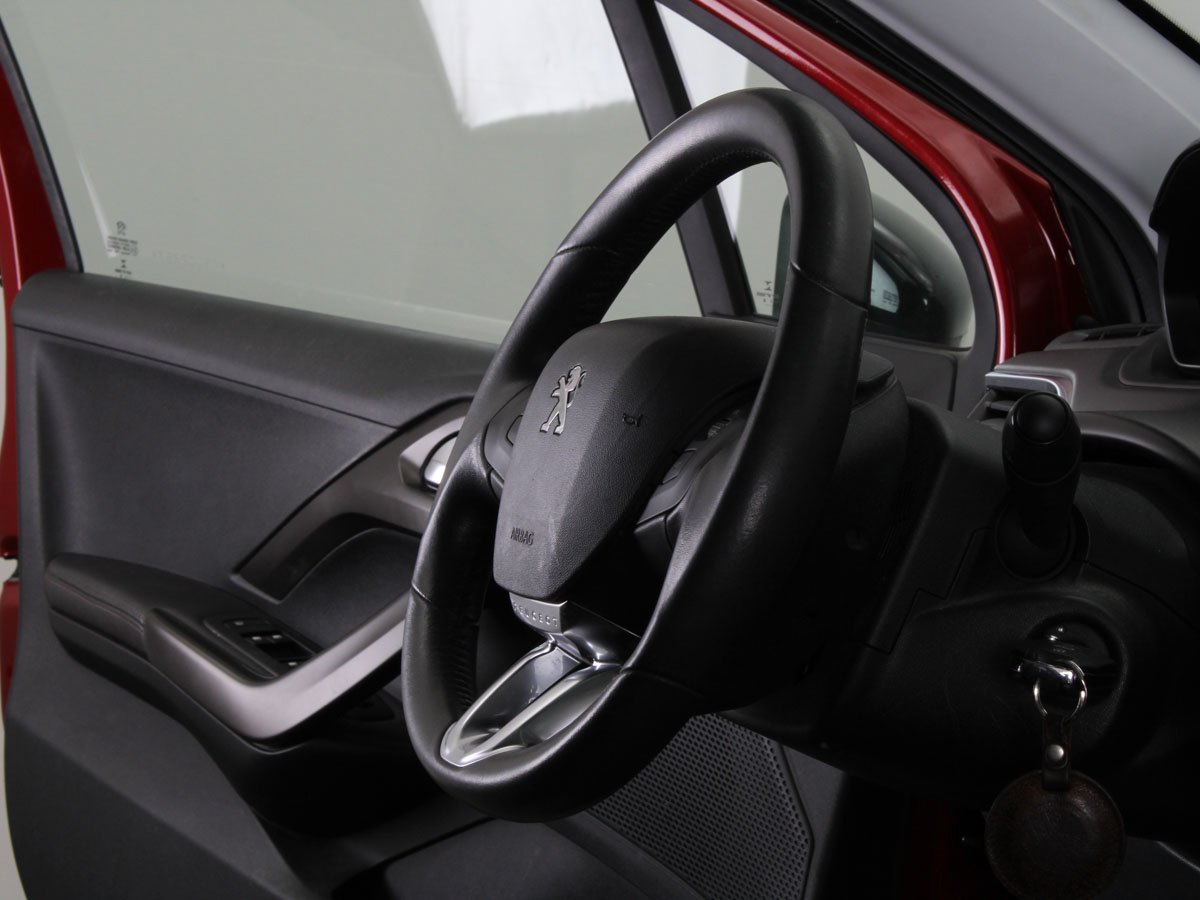 PEUGEOT 2008 FELINE AT 2019