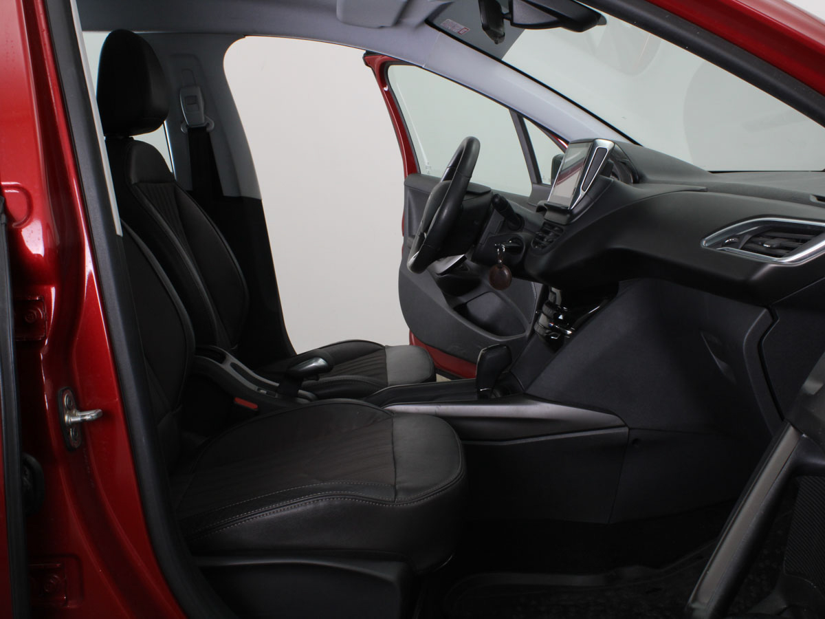PEUGEOT 2008 FELINE AT 2019