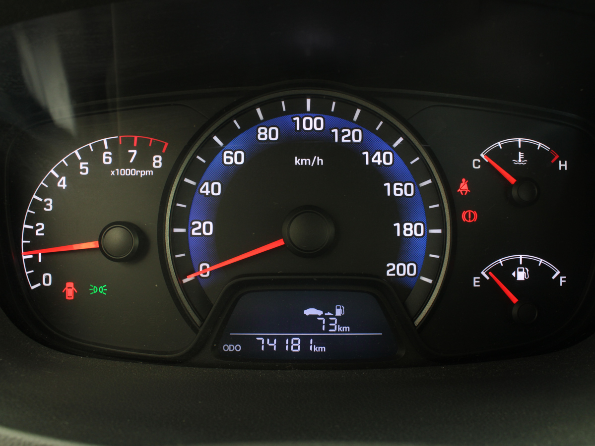 HYUNDAI GRAND I10 2015
