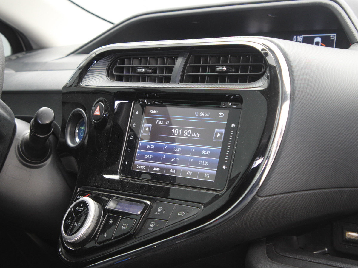 TOYOTA PRIUS C 2019