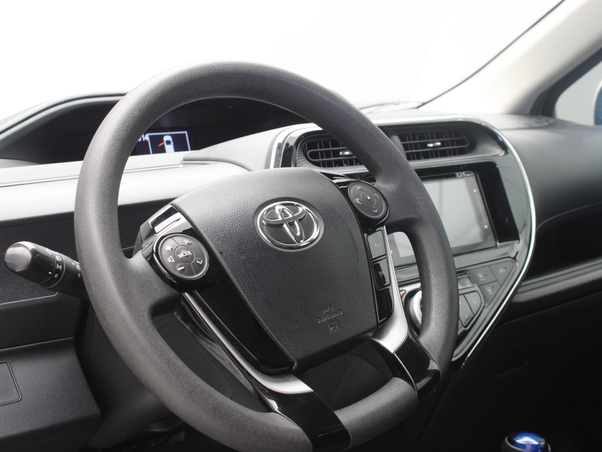 TOYOTA PRIUS C 2019