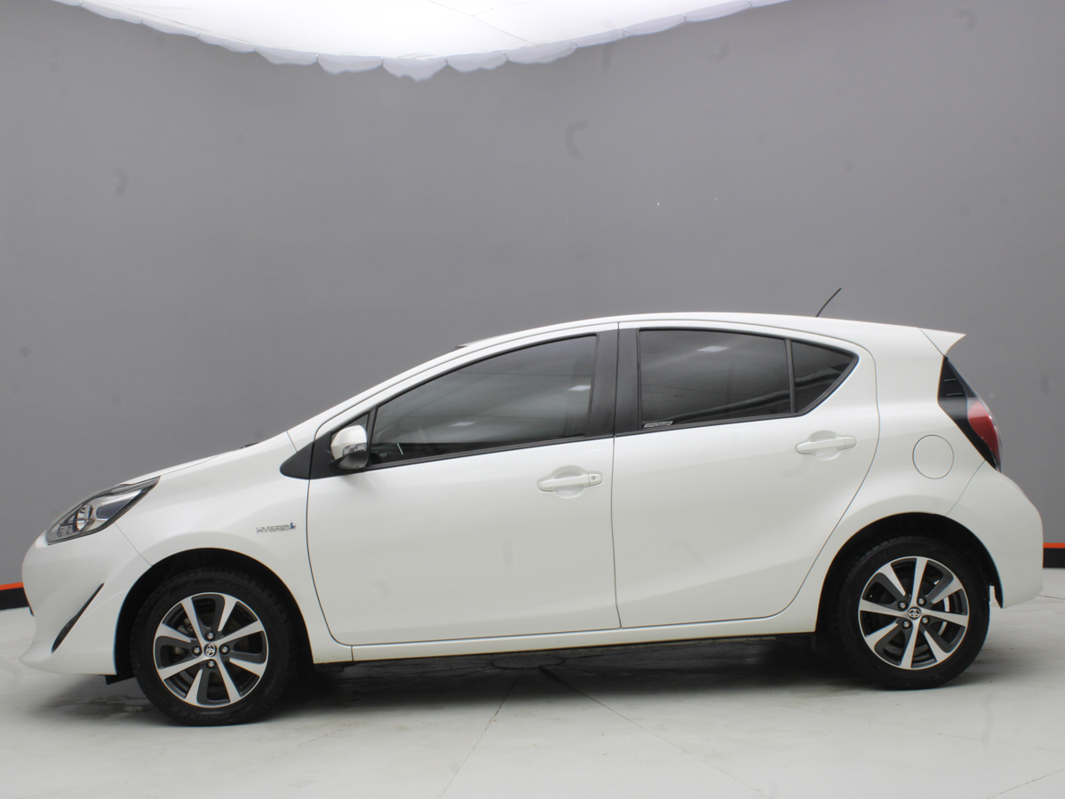 TOYOTA PRIUS C 2019