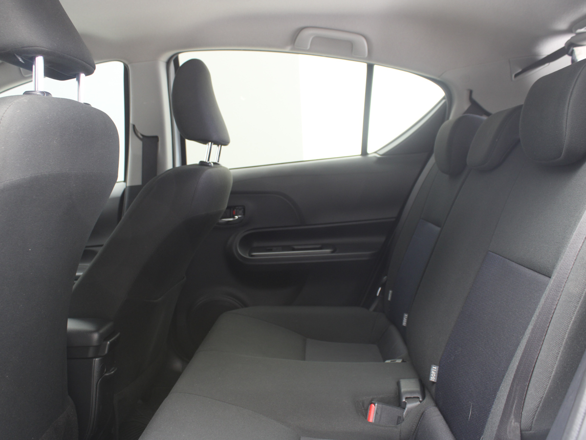 TOYOTA PRIUS C 2019