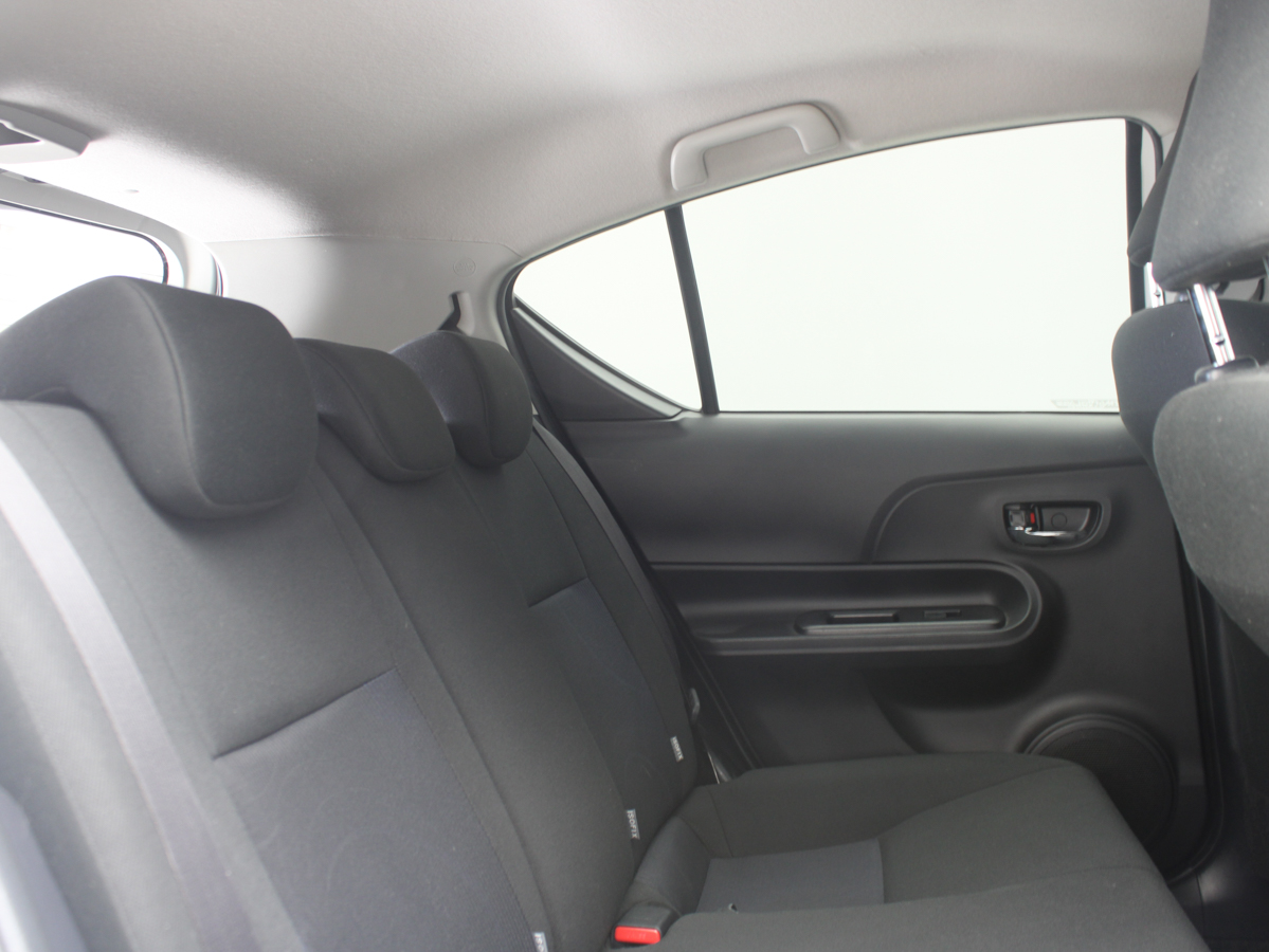 TOYOTA PRIUS C 2019