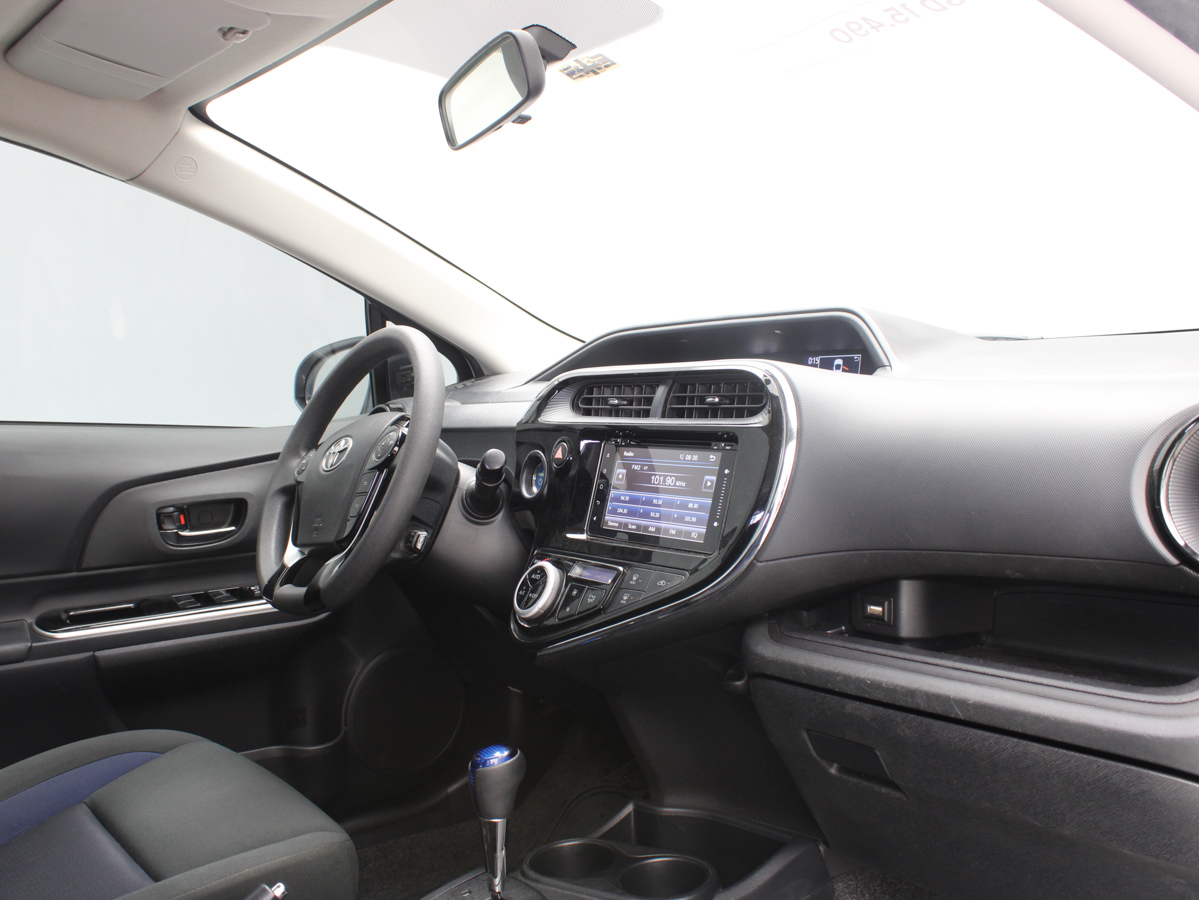 TOYOTA PRIUS C 2019