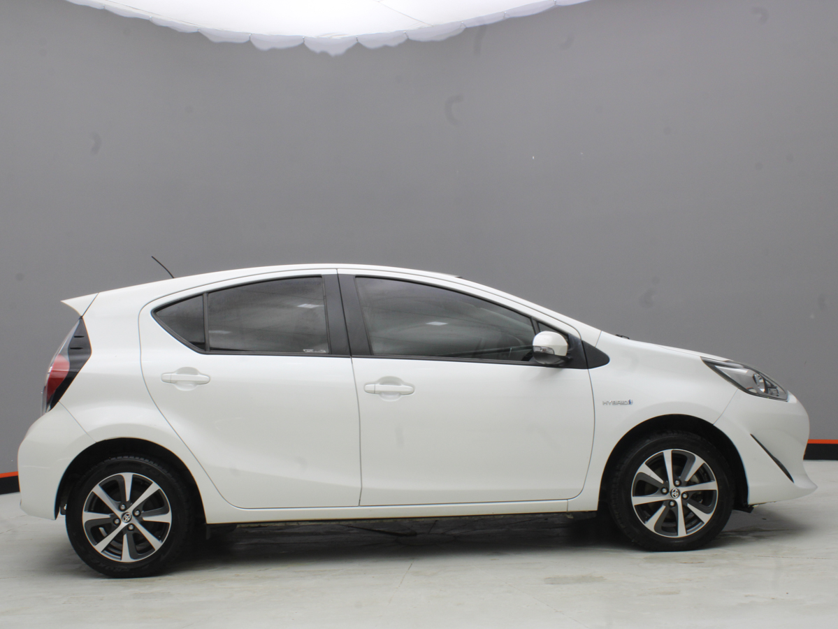 TOYOTA PRIUS C 2019