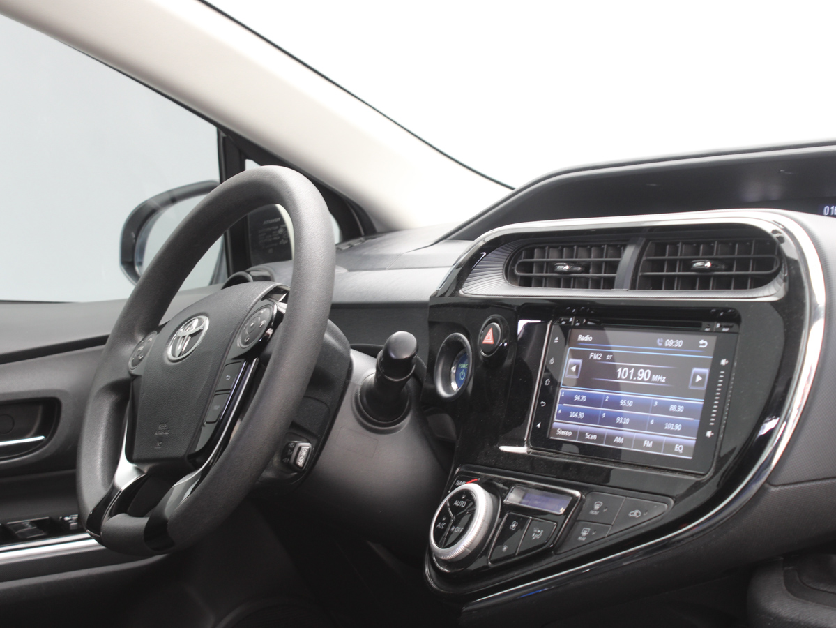 TOYOTA PRIUS C 2019