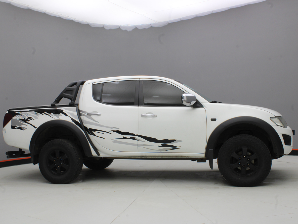 MITSUBISHI L200 4X4 2014