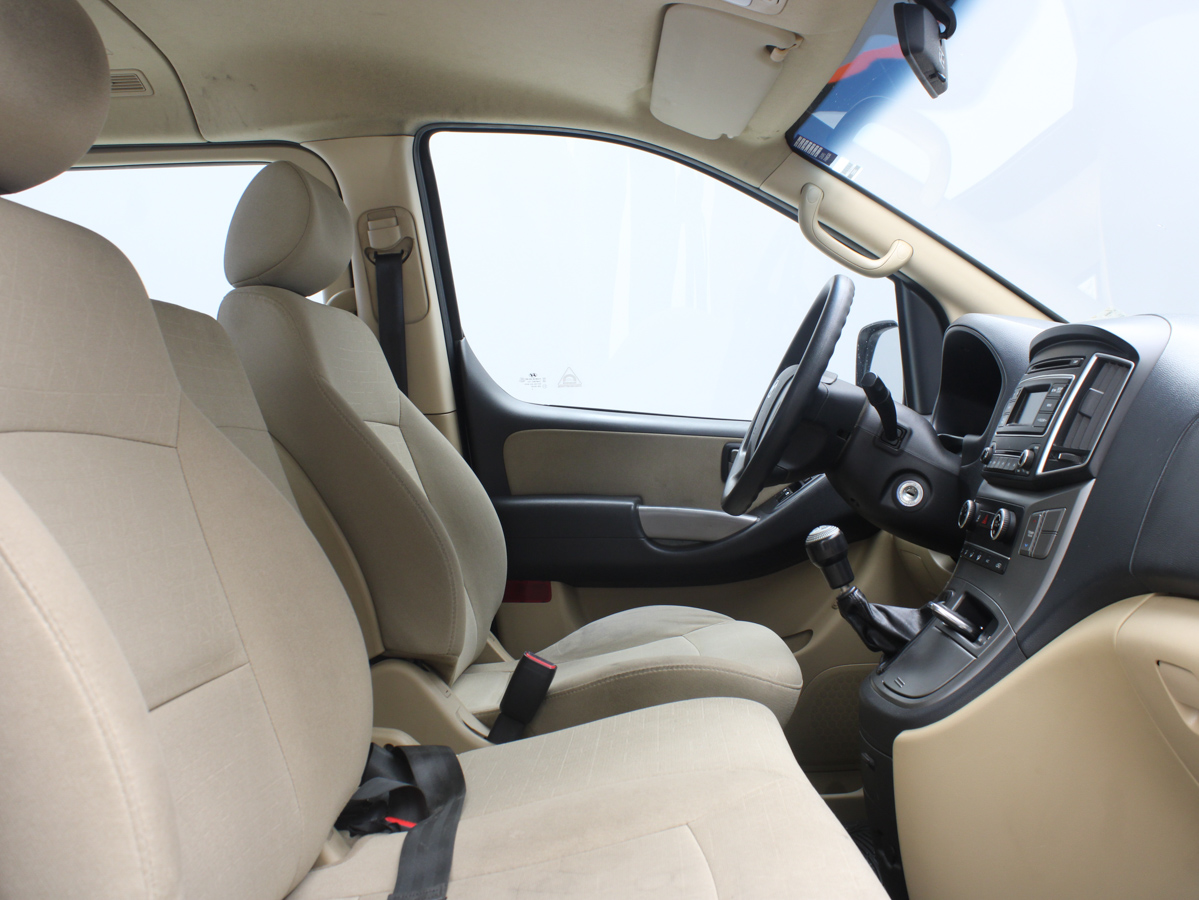 HYUNDAI H1 MINIBUS 2021