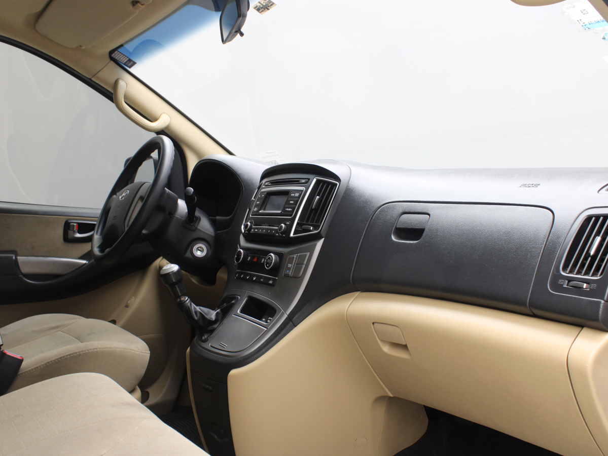 HYUNDAI H1 MINIBUS 2021