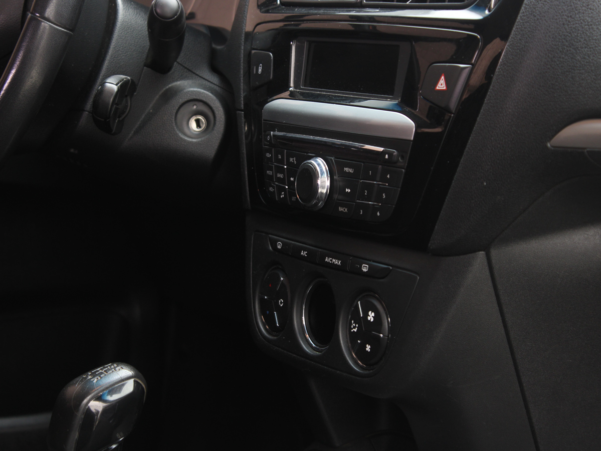 PEUGEOT 301 2015
