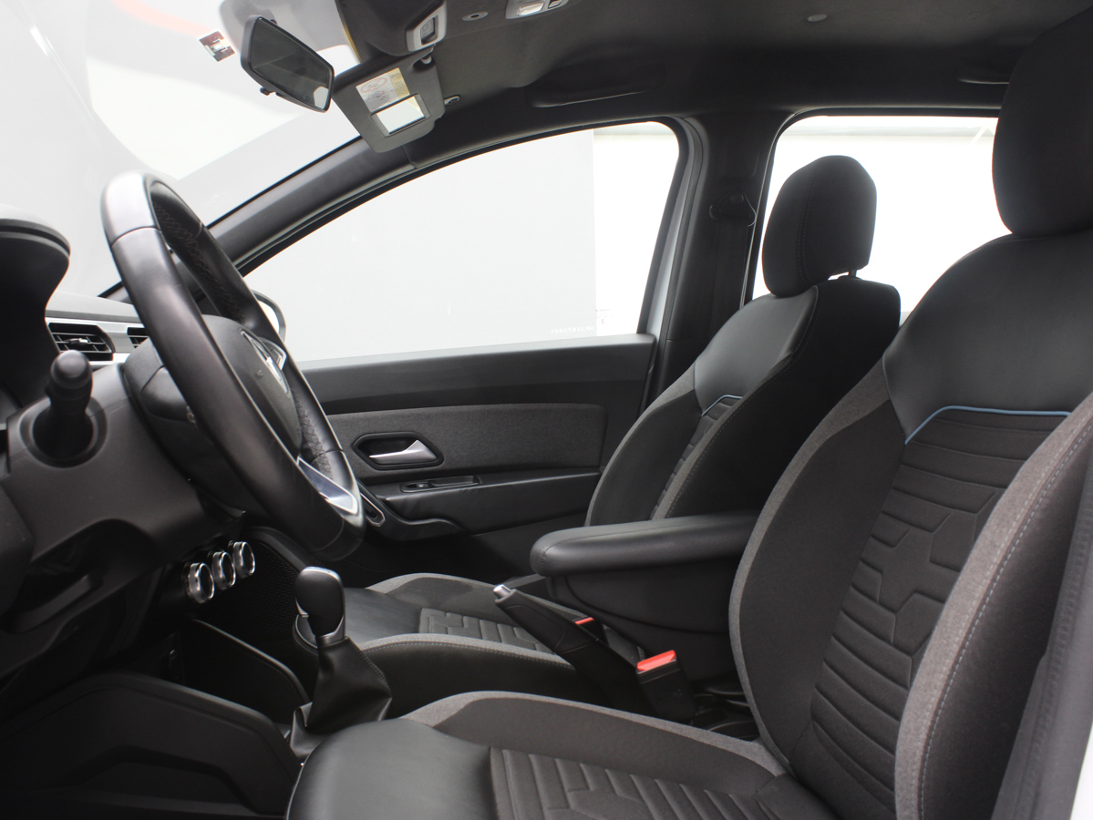 RENAULT DUSTER AT 2023