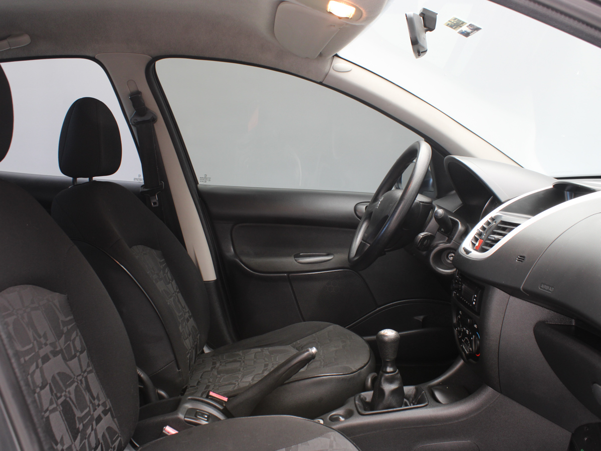 PEUGEOT 207 2012