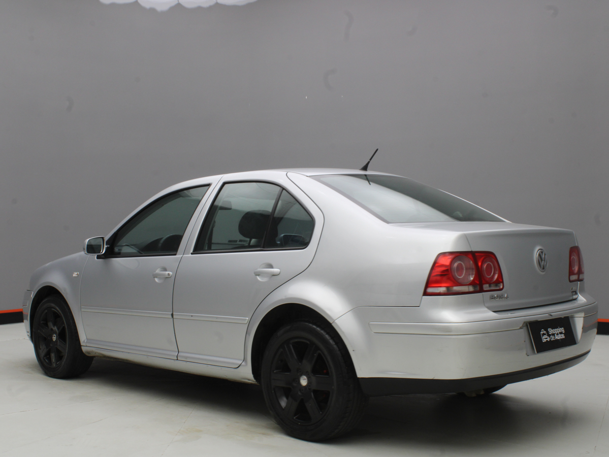 VOLKSWAGEN BORA 2010