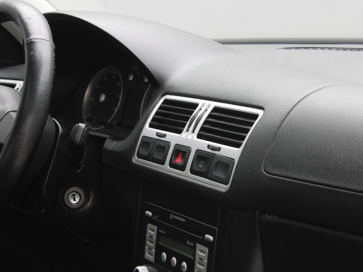 VOLKSWAGEN BORA 2010