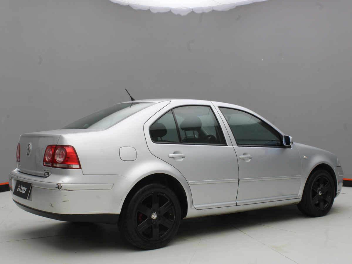 VOLKSWAGEN BORA 2010