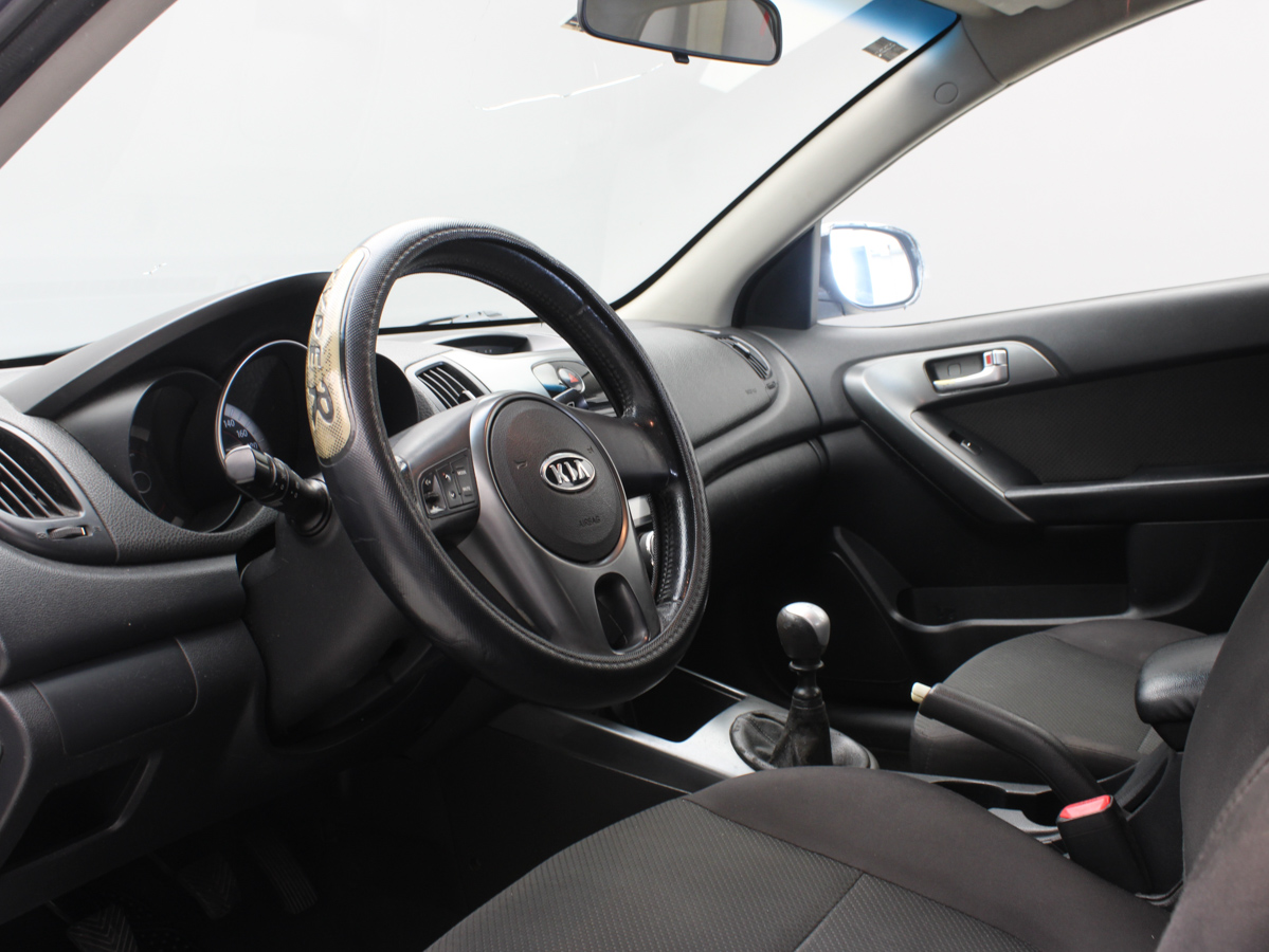 KIA CERATO 2011