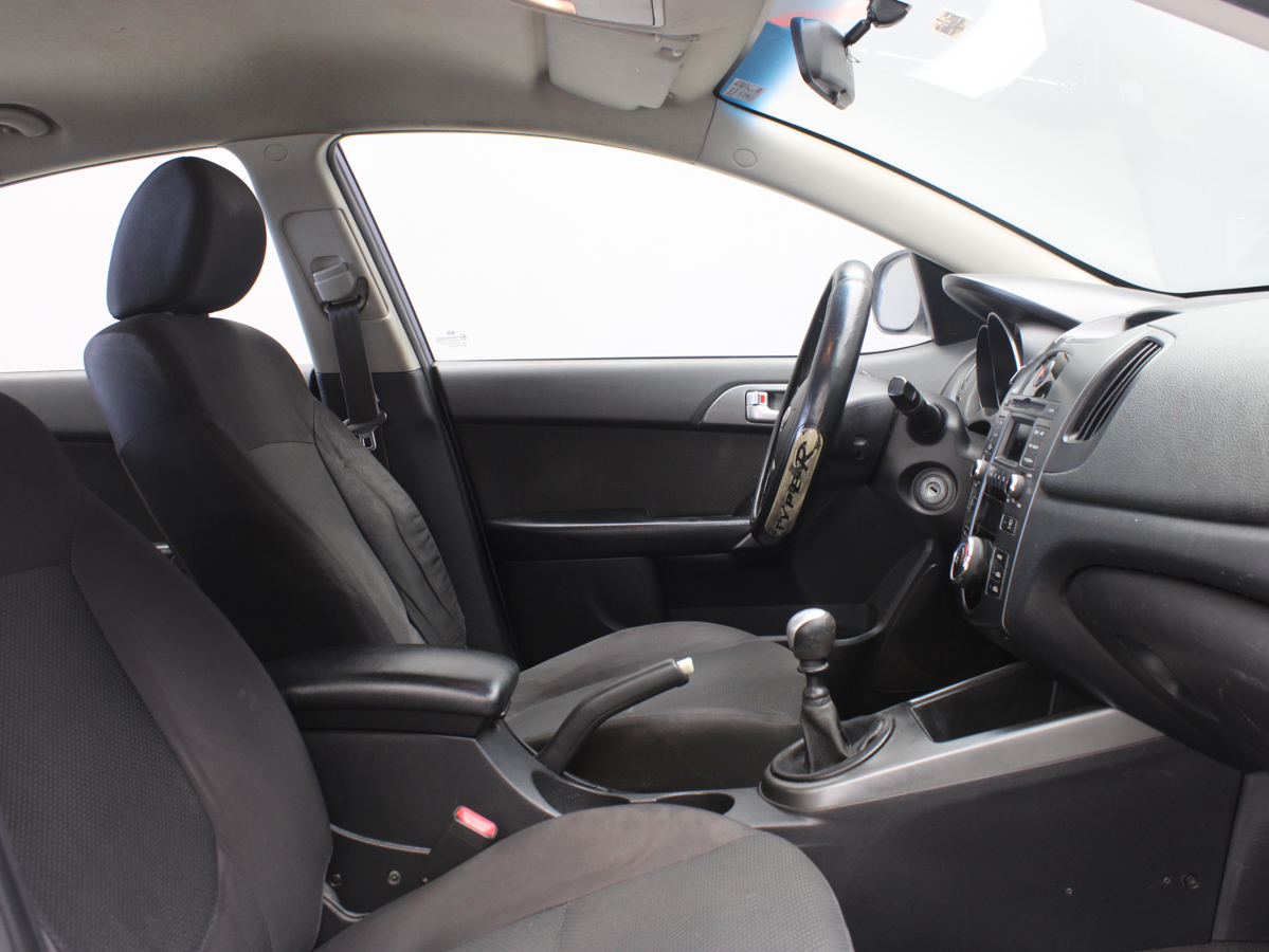 KIA CERATO 2011