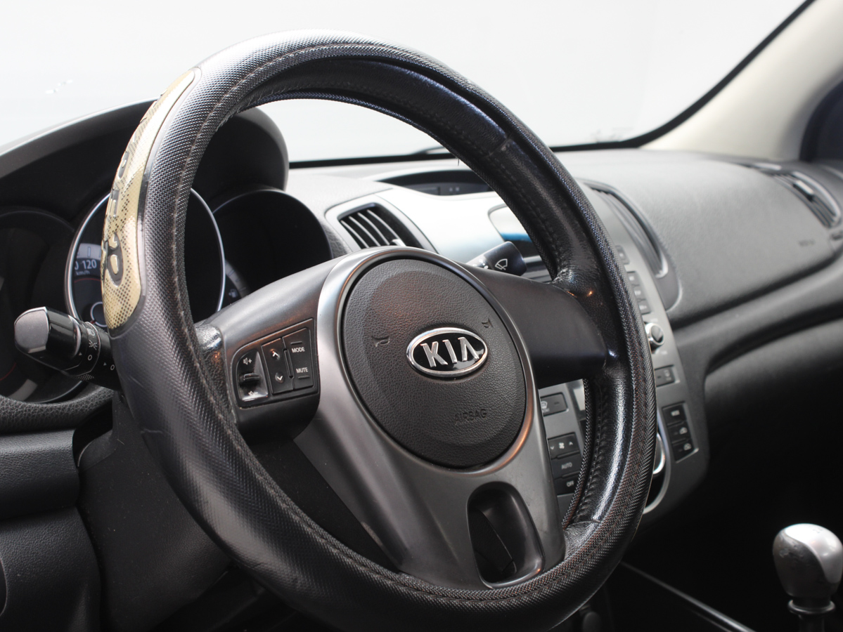 KIA CERATO 2011