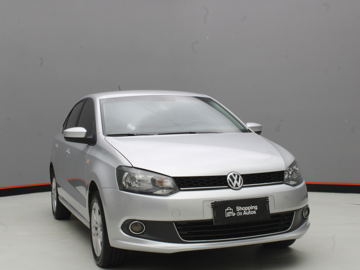 VOLKSWAGEN POLO 2015