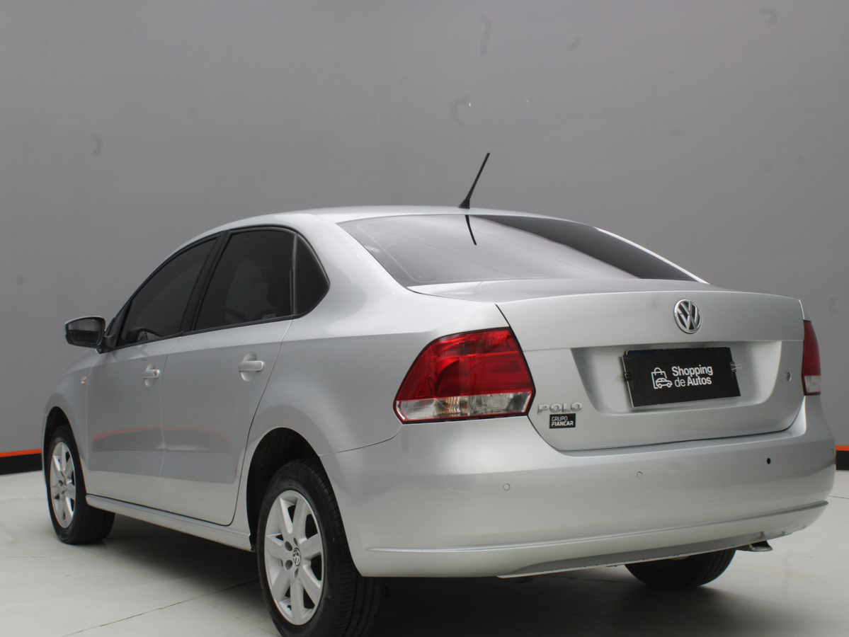 VOLKSWAGEN POLO 2015